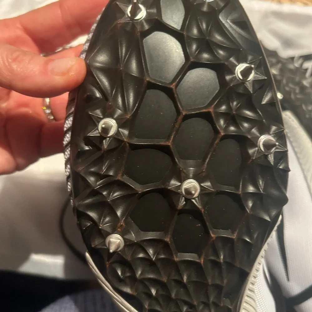 Nike Air Zoom Rival M 9 Spikes in Pure Platinum and Black - Picture 7 of 11